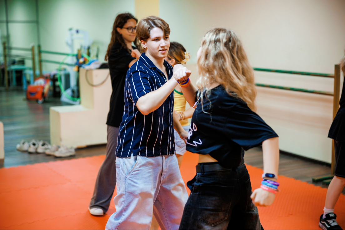 Oxford Camp Амакс 4* Classic – языковой лагерь, Московская обл., Истринский р-н. Путевки в детский лагерь на 2026 год, фото программы 1