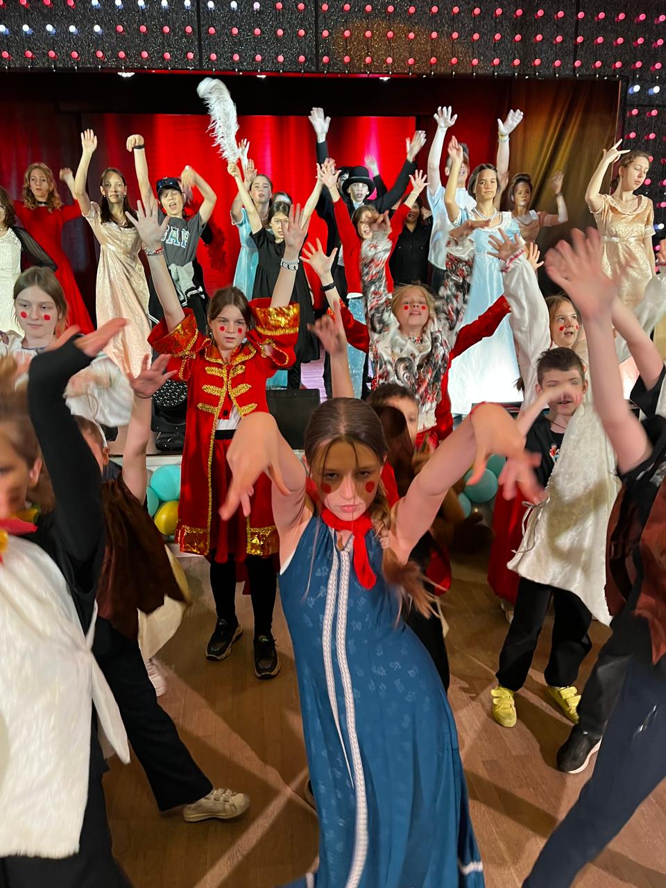 Подростково-детский творческий центр и лагерь Киноки. База Силандэ – творческий лагерь, Ленинградская обл., Всеволожский р-н. Путевки в детский лагерь на 2026 год, фото программы 4