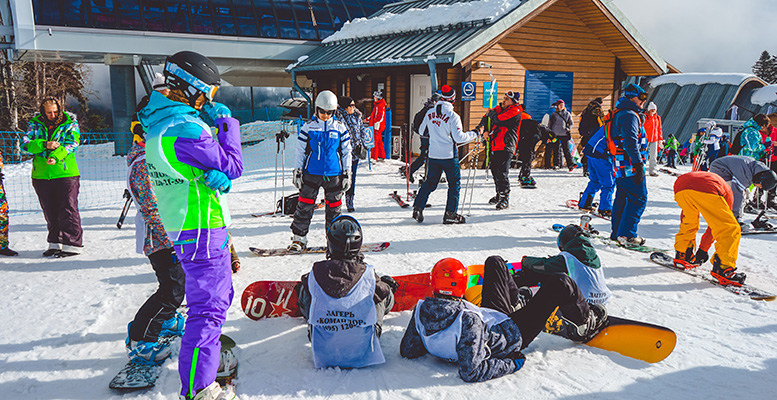 «Komandor Camp. Горные лыжи и сноуборд. Весенний» – спортивный лагерь, Сочи. Путевки в детский лагерь на 2023 год, фото 3