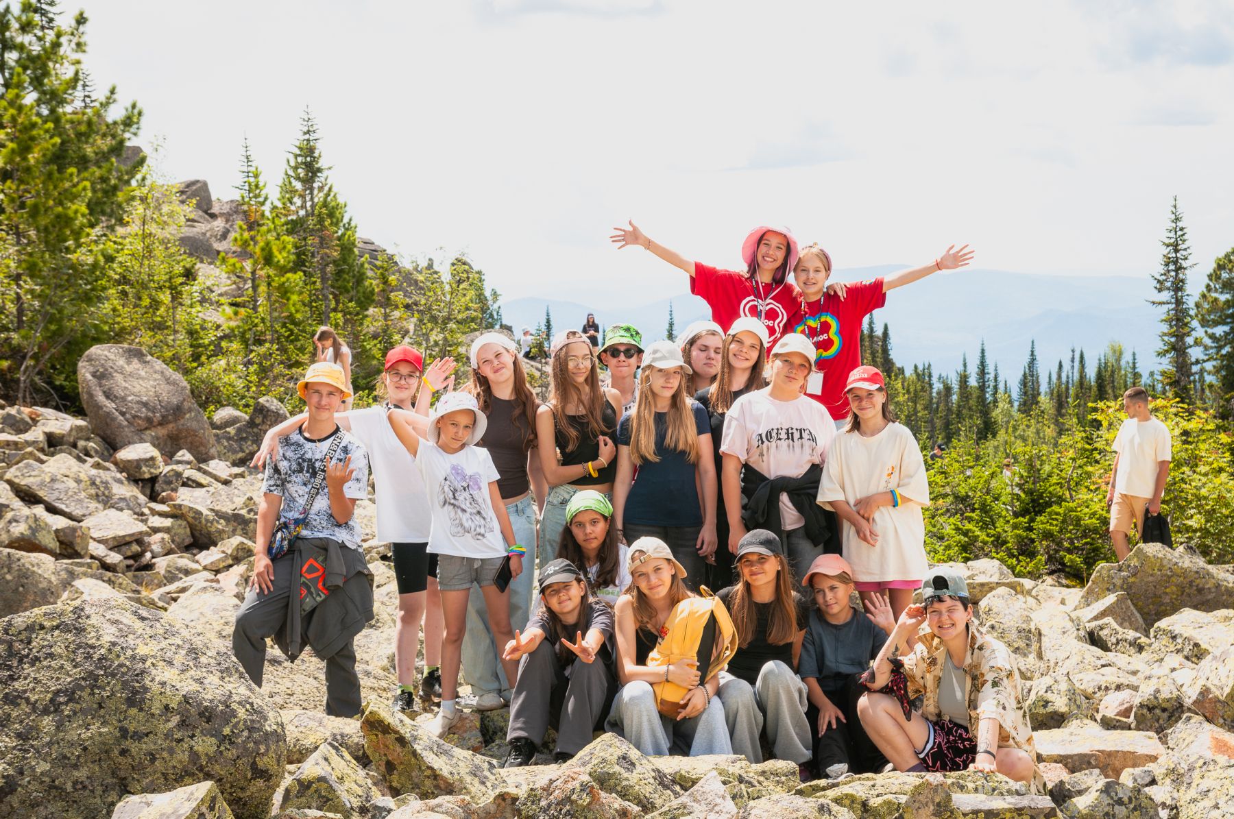 Программа Рядом – туристический лагерь, Кемеровская обл., Шерегеш. Путевки в детский лагерь на 2026 год, фото 1