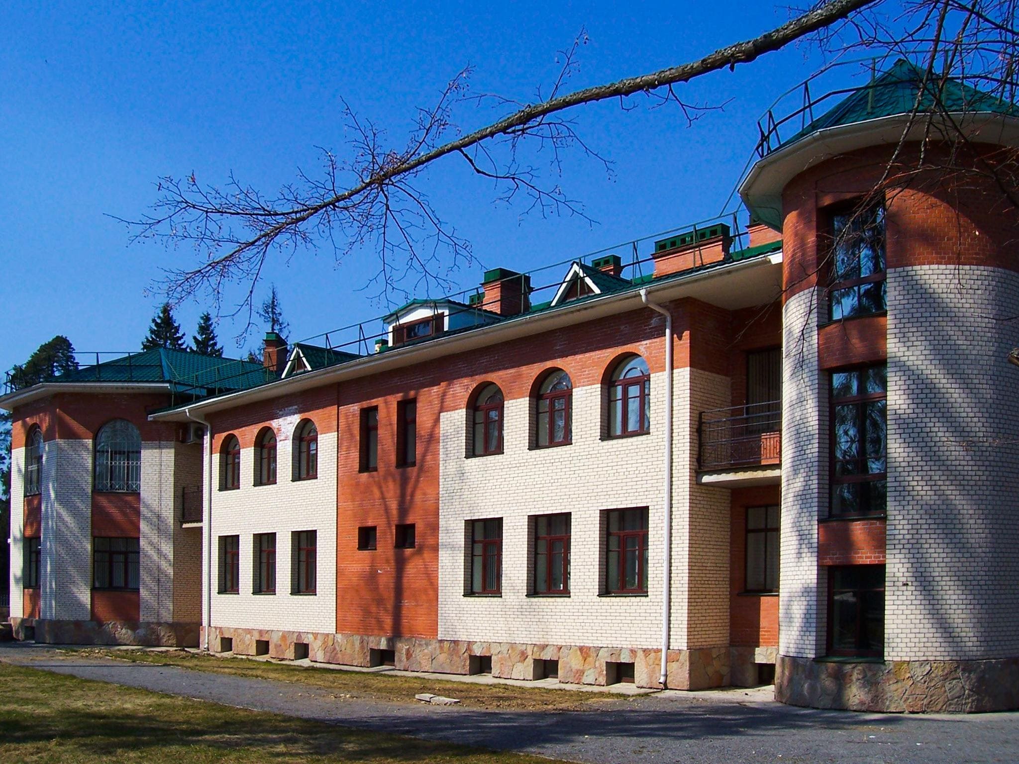 AzimovCamp. ДОЛ Адмиралтеец – IT и математический лагерь, Ленинградская обл., Гатчинский р-н. Путевки в детский лагерь на 2026 год, фото размещения 6