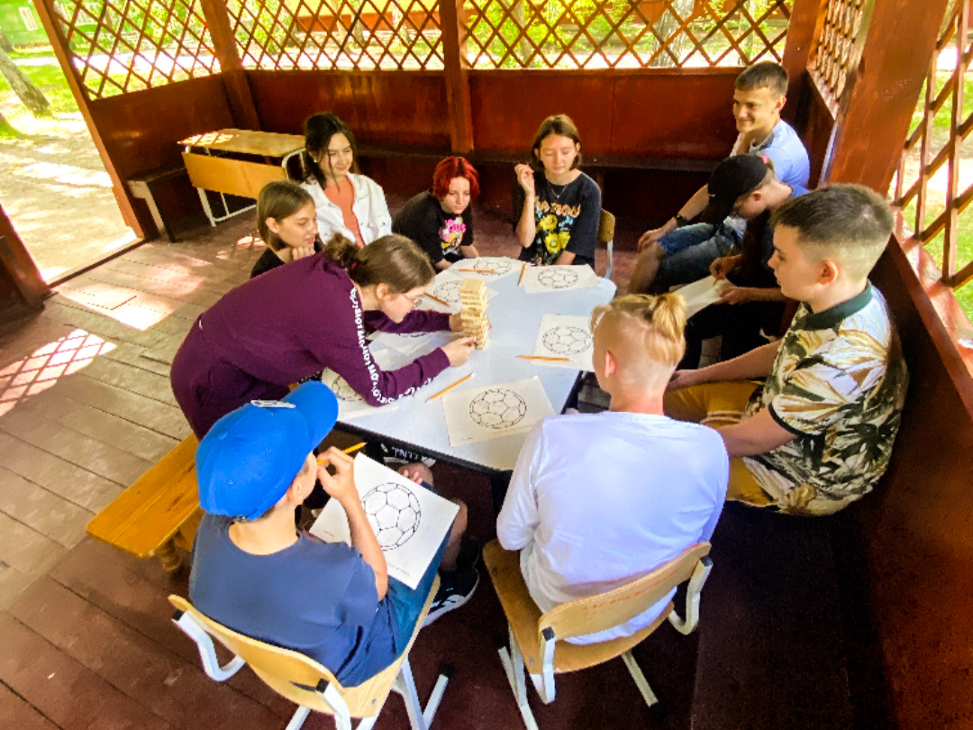 «ОXFORD FRIENDS CAMP. Выездной языковой лагерь» – путевки в летний детский лагерь 2023, Новосибирск – 5.