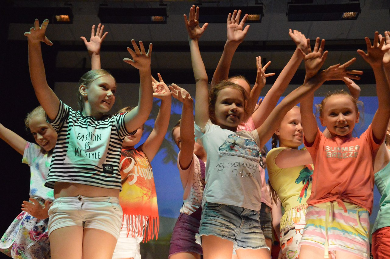 Креативно-игровой лагерь Синяя птица – языковой лагерь, Новосибирская обл., Искитимский р-н. Путевки в детский лагерь на 2026 год, фото программы 7