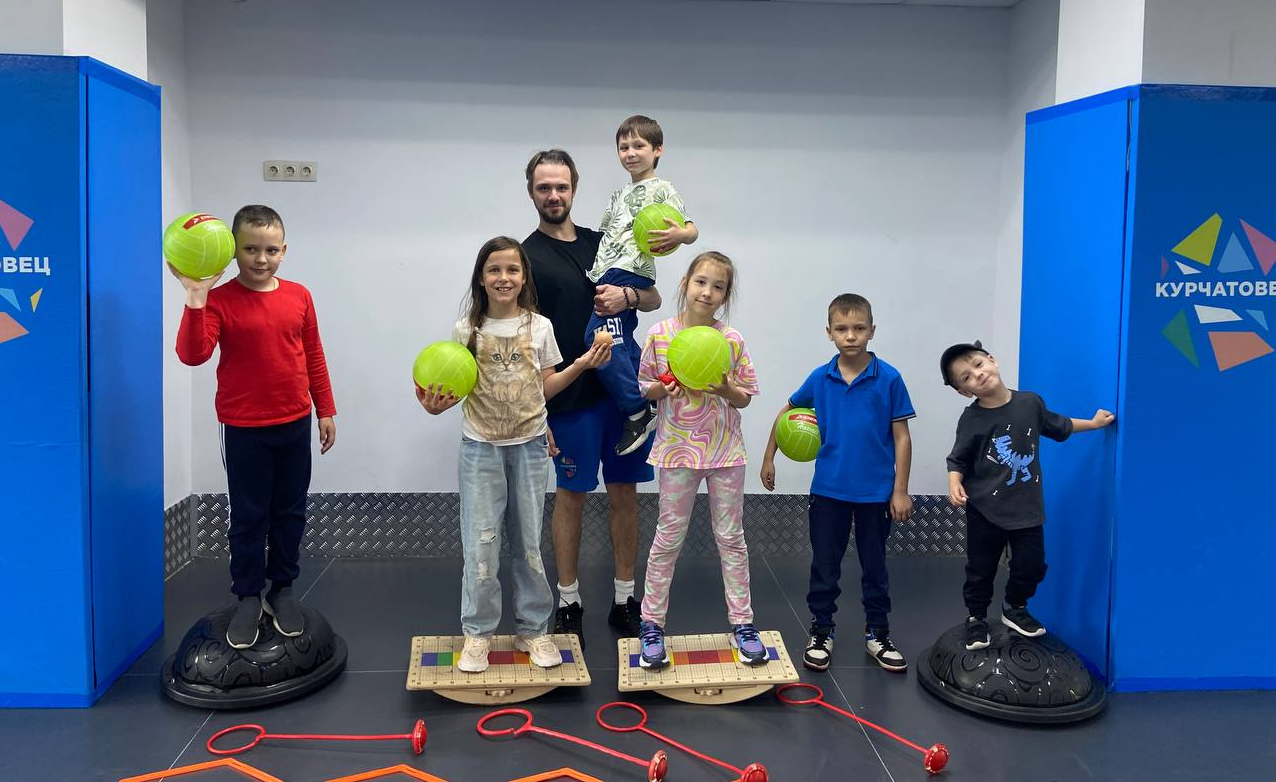 «Кэмпы на стадионе Курчатовец», Москва, м. Щукинская – 1.