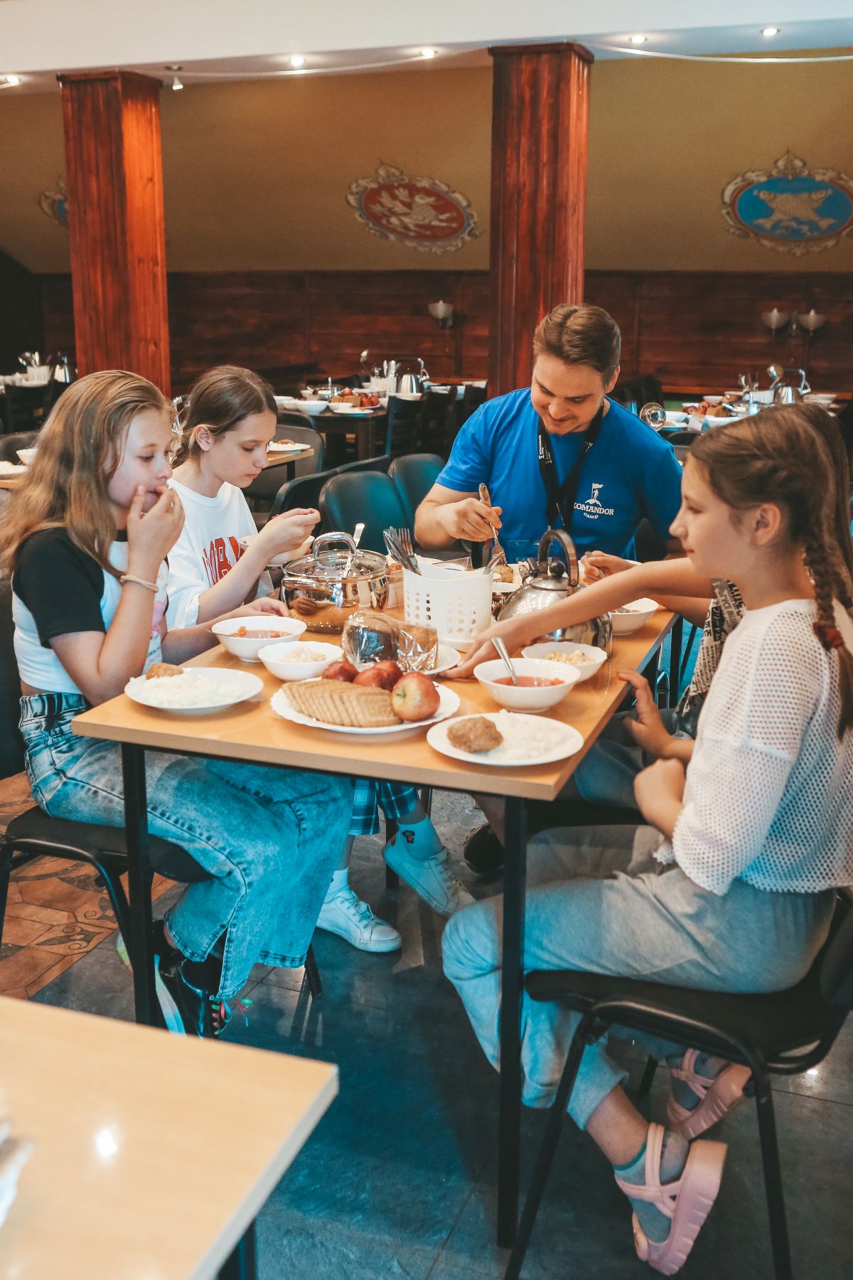 Komandor Сamp. Komandor Kids – спортивный лагерь, Калужская обл., Тарусский р-н. Путевки в детский лагерь на 2026 год, фото питания 3