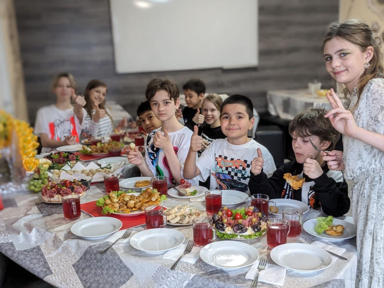 Френдзбург – языковой лагерь, Московская область, Щелковский район. Путевки в детский лагерь на 2026 год, фото питания 2