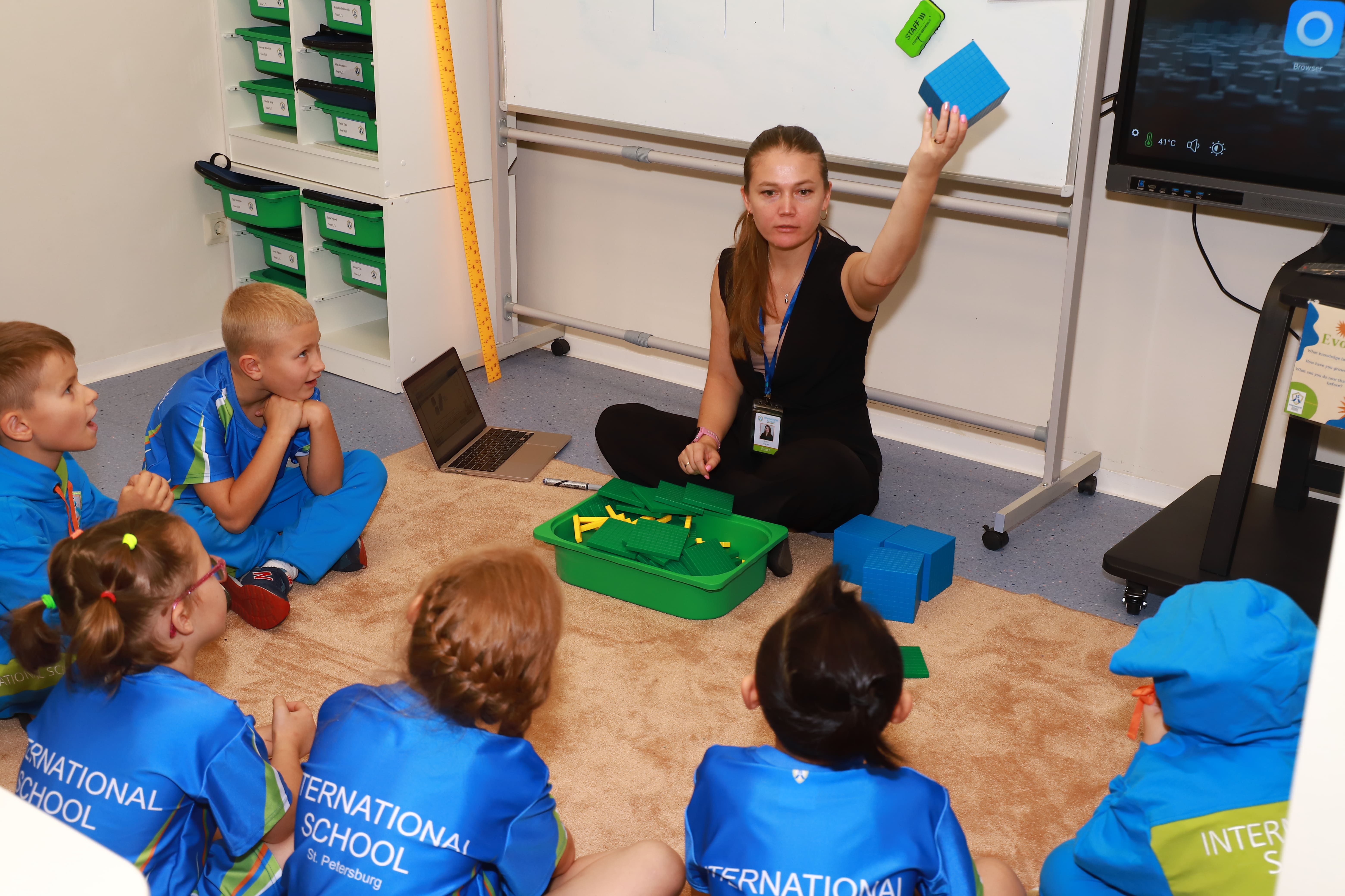 Международная школа Санкт-Петербурга ISSPb – детская программа, Санкт-Петербург, м. Чкаловская. Путевки на детские программы на 2026 год, фото программы 1