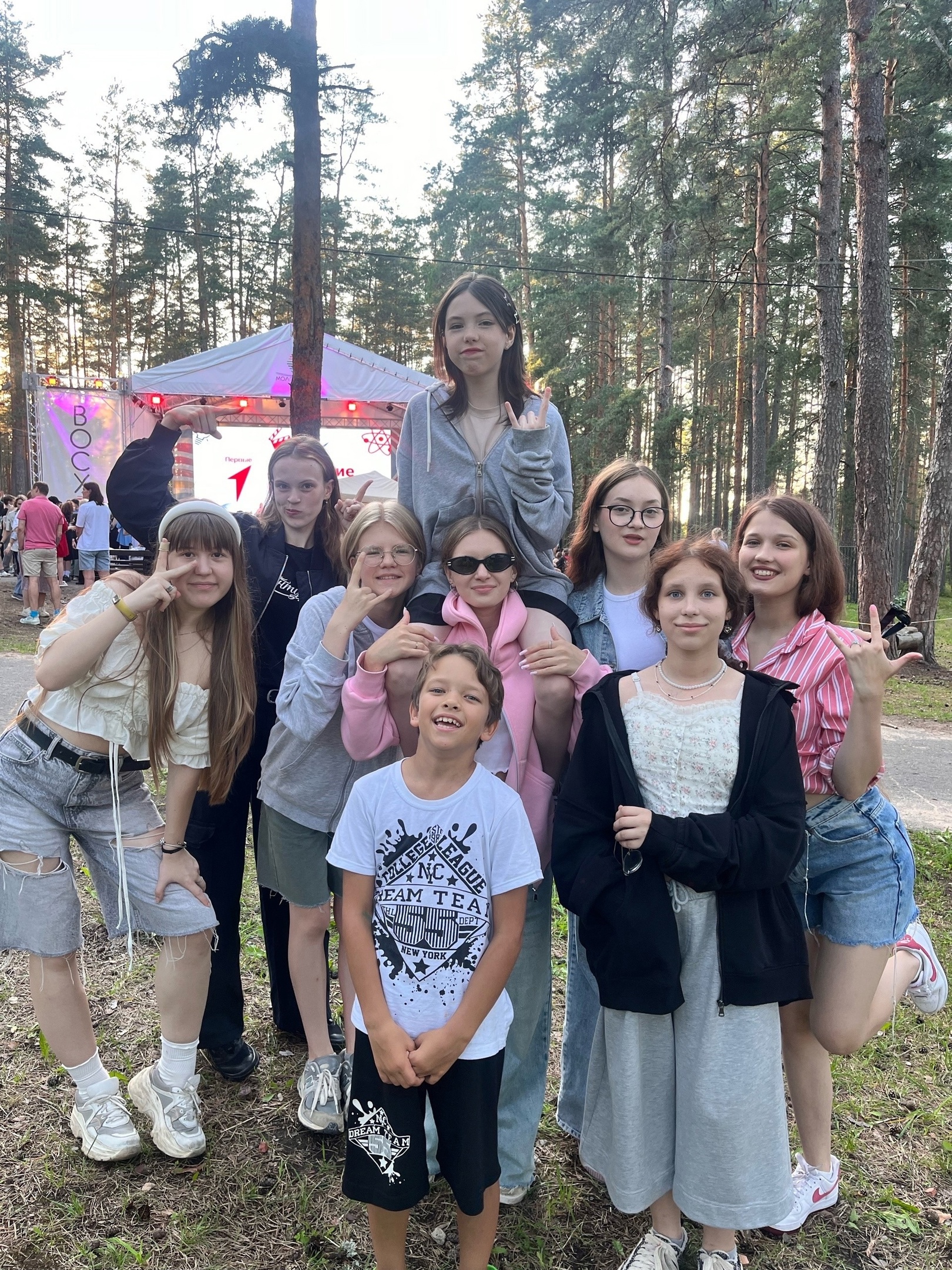 ArtCamp – творческий лагерь, Ленинградская обл., Лужский р-н. Путевки в детский лагерь на 2026 год, фото программы 1