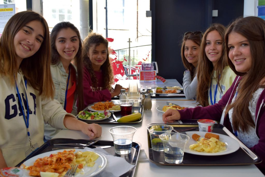 Oxford Camp Liverpool & London – языковой лагерь, Великобритания, Ливерпуль. Путевки в детский лагерь на 2026 год, фото питания 1