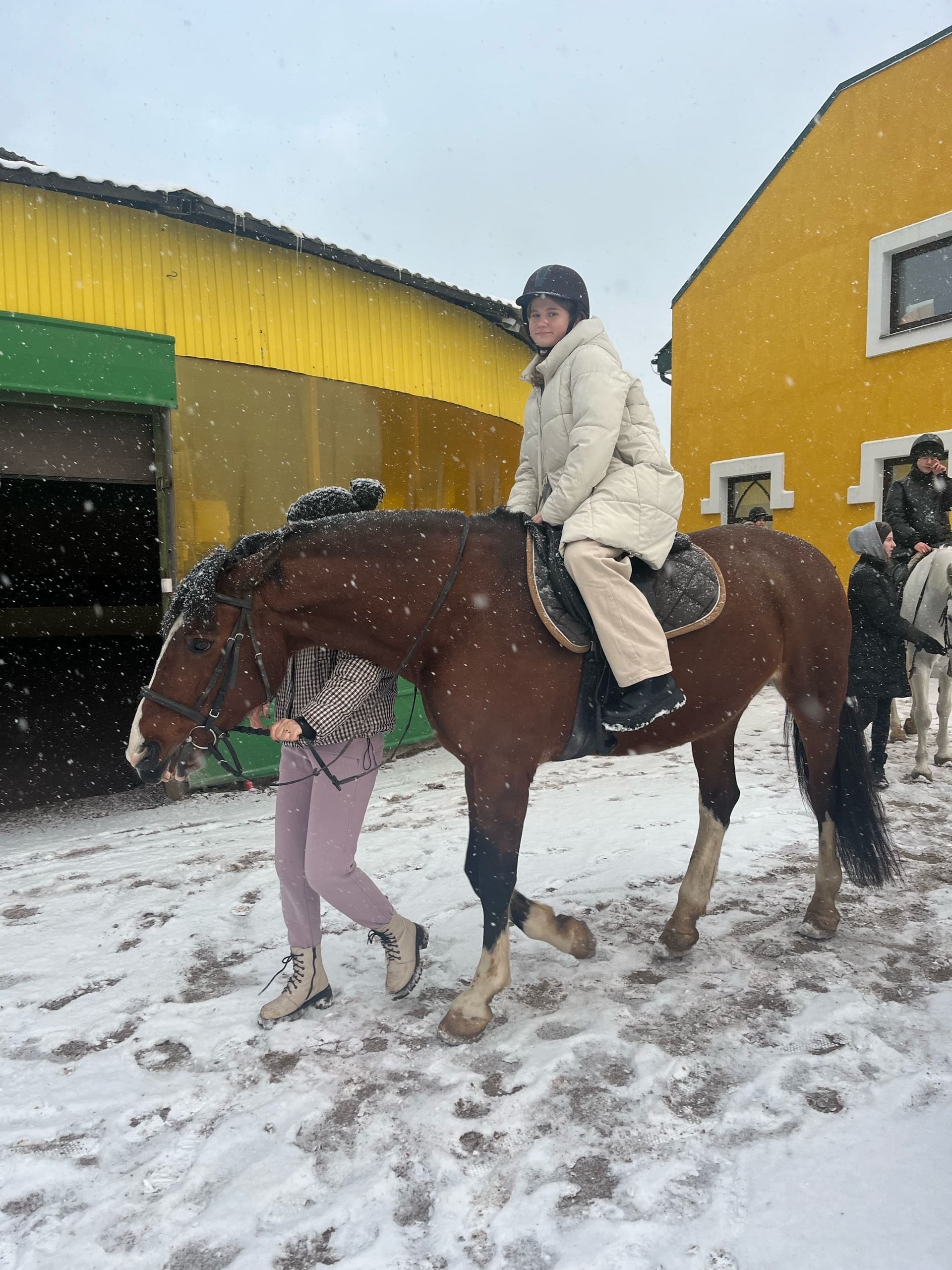 Конный лагерь Актив – спортивный лагерь, Ленинградская обл., Всеволожск. Путевки в детский лагерь на 2026 год, фото программы 10
