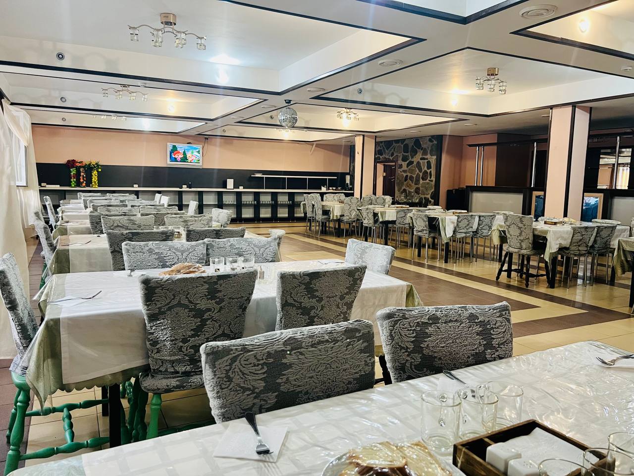 Sport Story в Приэльбрусье – детская программа, Кабардино-Балкария, Эльбрусский р-н. Путевки на детские программы на 2026 год, фото питания 1