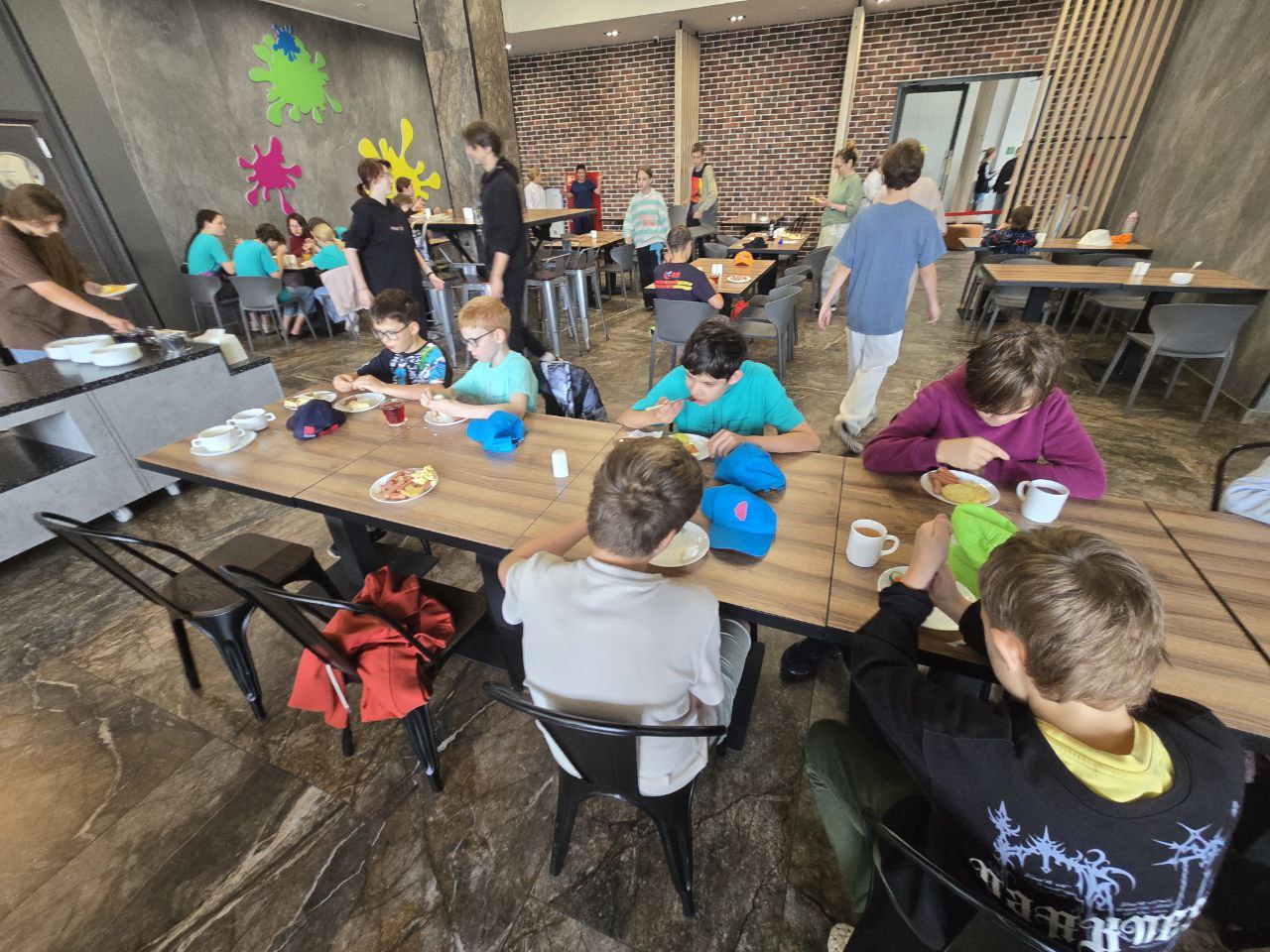 Инжиниум. IT-каникулы в Новой Истре – IT и математический лагерь, Московская обл., Истринский р-н. Путевки в детский лагерь на 2026 год, фото питания 4