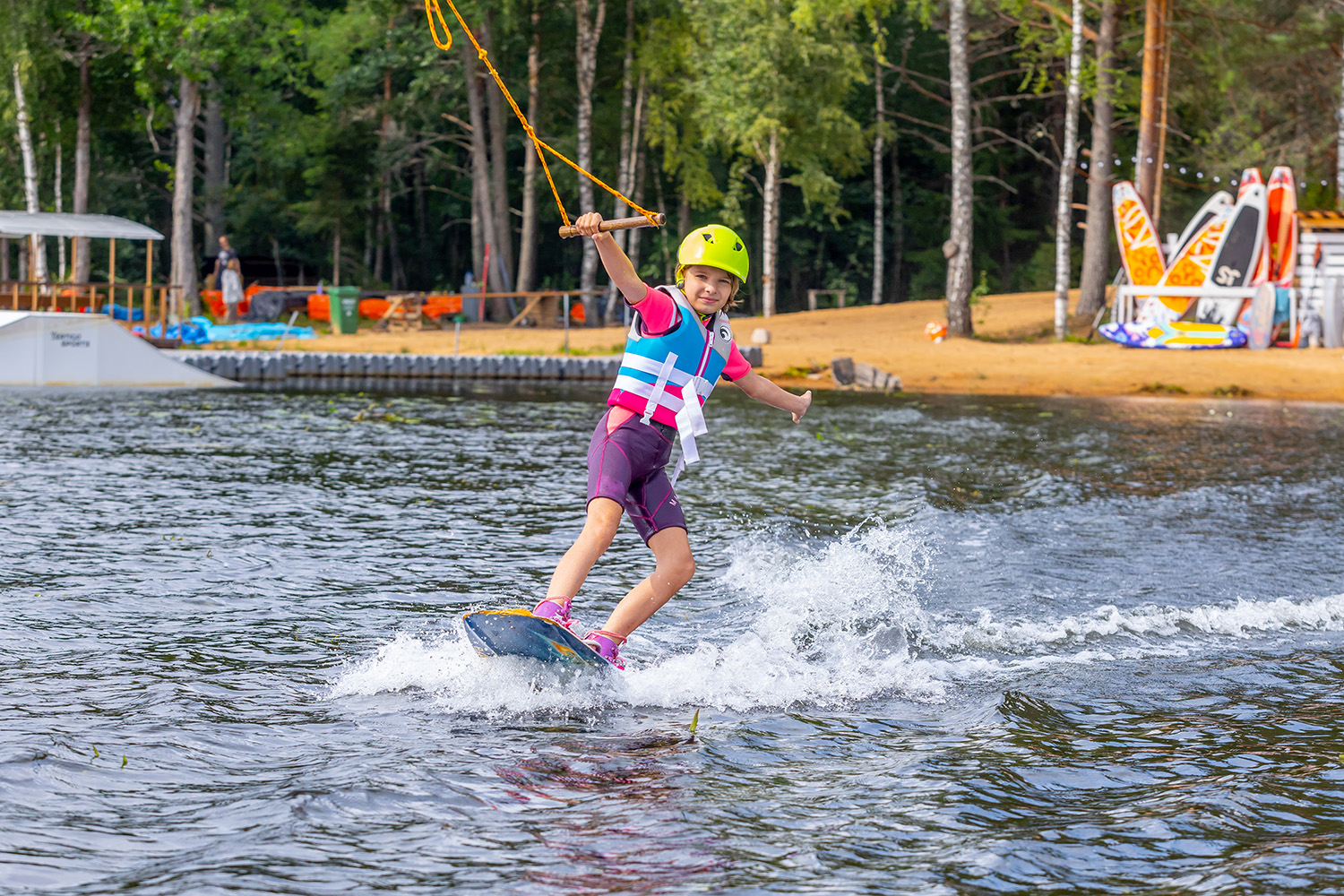 MULTIRIDERS Глэмпинг-лагерь у озера в Пскове – детская программа, Санкт-Петербург - Псков. Путевки на детские программы на 2026 год, фото программы 5