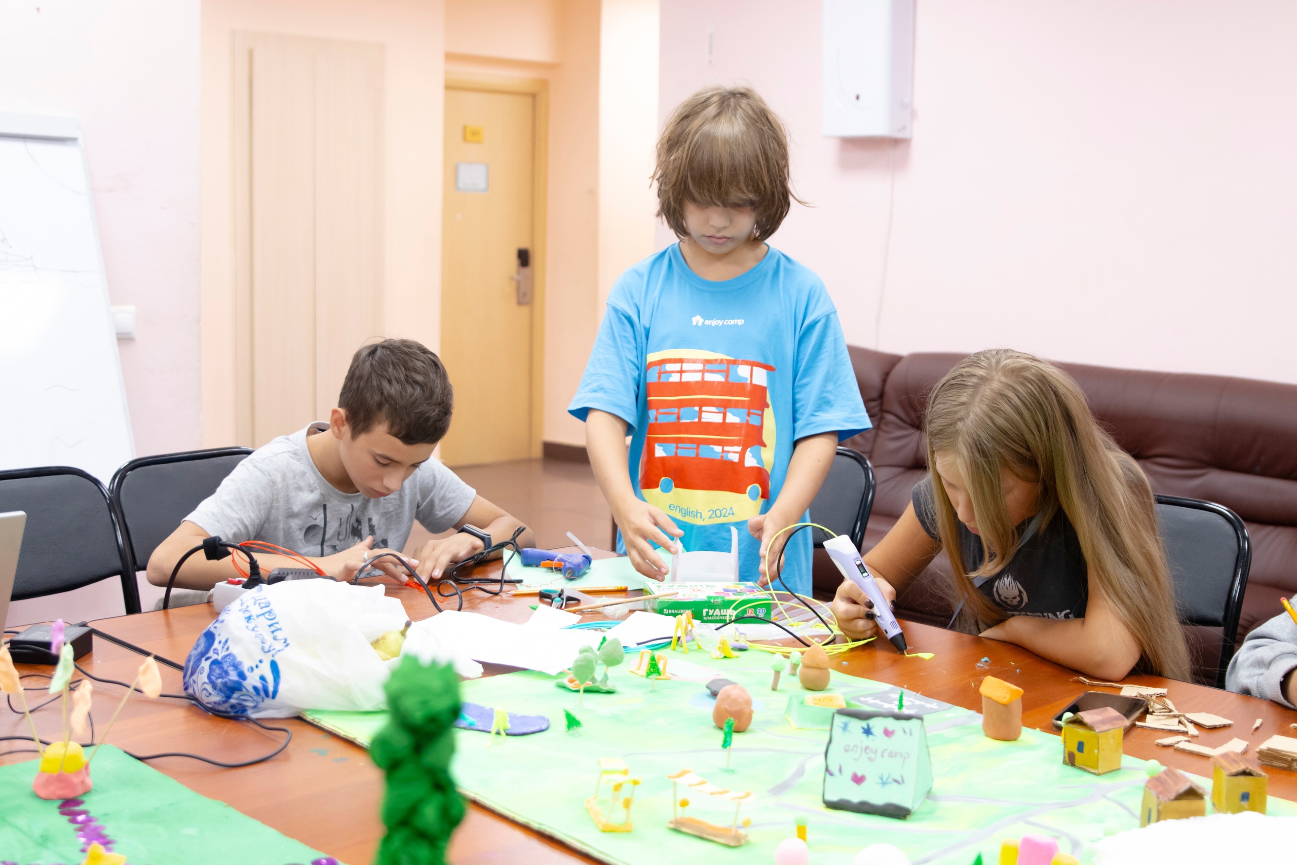 Enjoy Camp. English Ёлочки – языковой лагерь, Московская обл., Домодедово. Путевки в детский лагерь на 2026-2027 год, фото программы 9