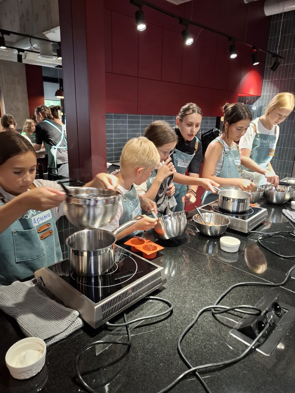 Городской кулинарный лагерь для детей – детская программа, Санкт-Петербург, м. Чкаловская. Путевки на детские программы на 2026 год, фото программы 3