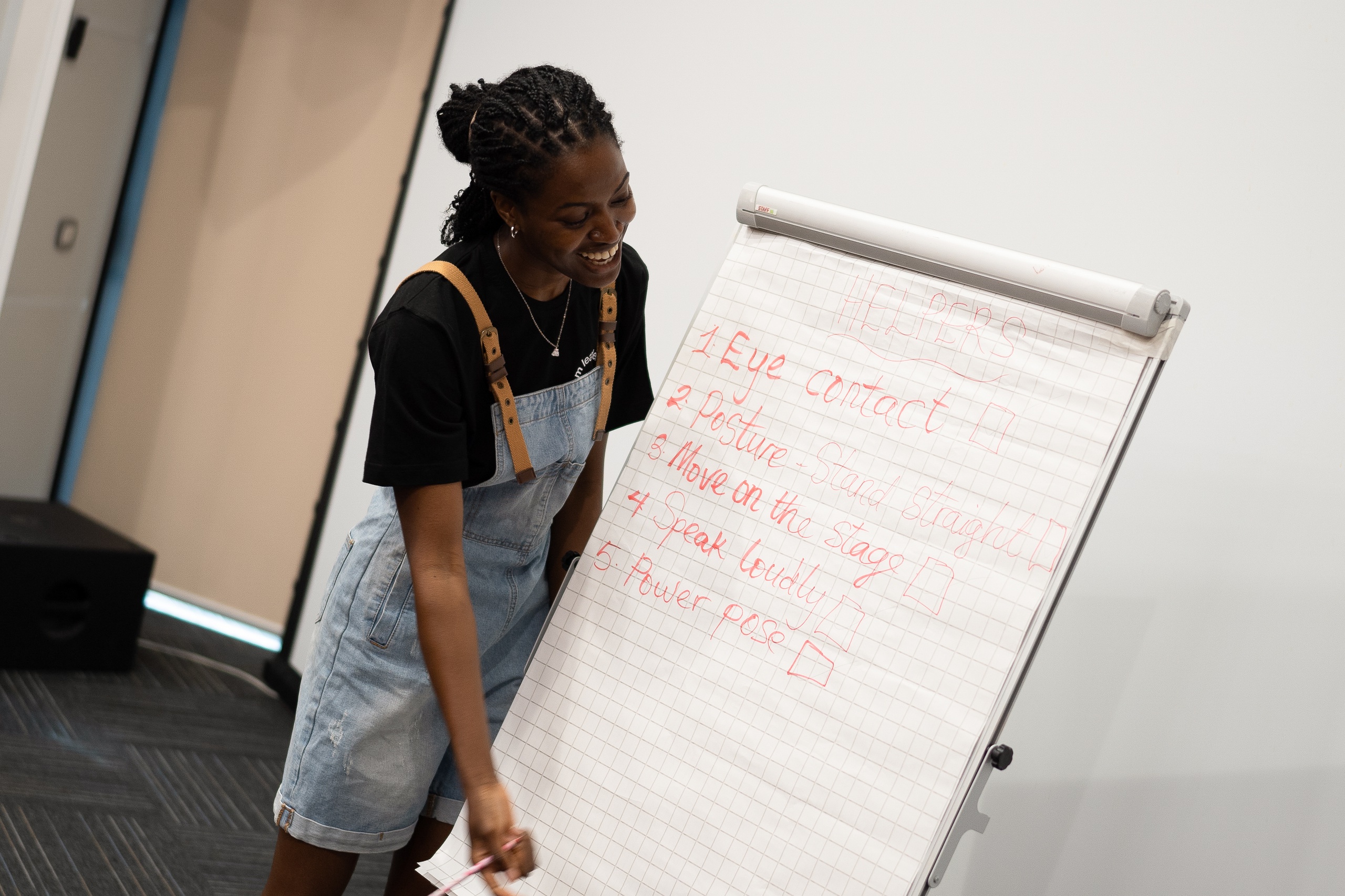 Enjoy Camp. English Жаворонки – языковой лагерь, Московская обл., Одинцово. Путевки в детский лагерь на 2026 год, фото обучения 1