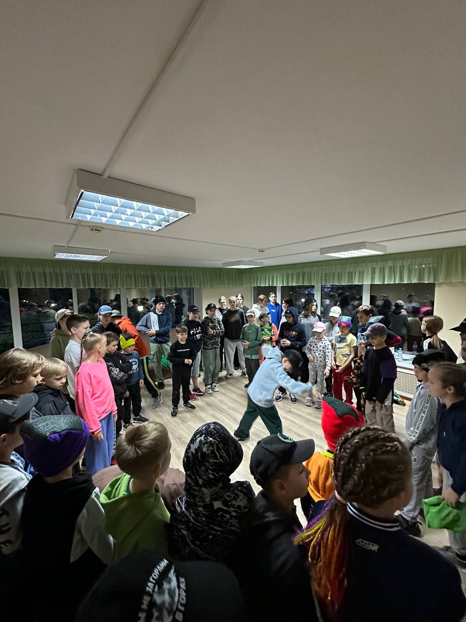 Фестиваль двигательных практик Здесь и сейчас – творческий лагерь, Московская обл., Мытищи . Путевки в детский лагерь на 2025-2026 год, фото 1