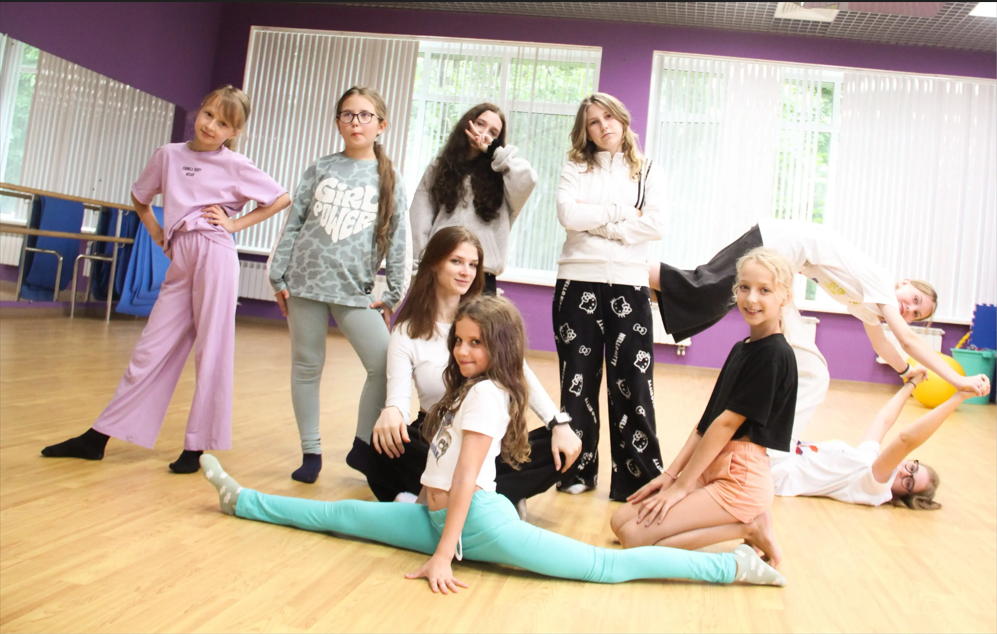 Enjoy Camp. Танцы Ёлочки – творческий лагерь, Московская обл., Домодедово. Путевки в детский лагерь на 2026 год, фото обучения 1